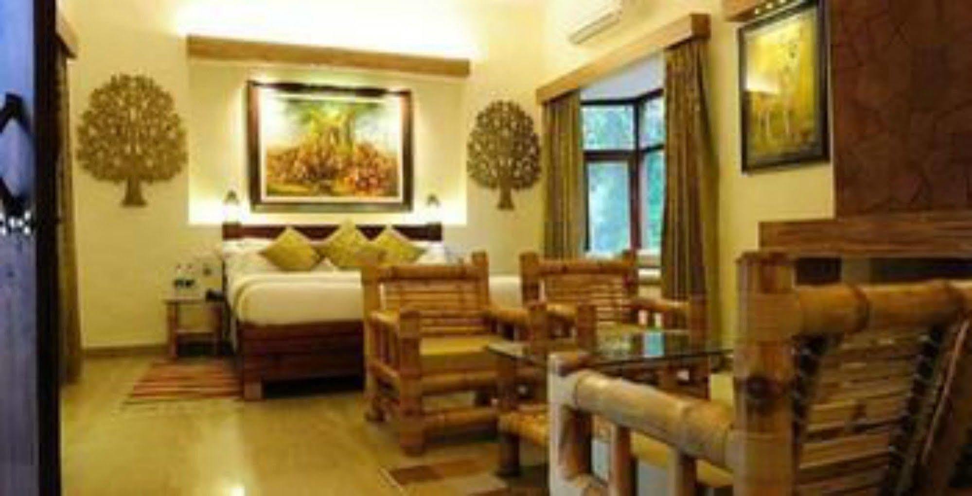 Lemon Tree Wildlife Resort, Bandhavgarh Tala  Exterior photo